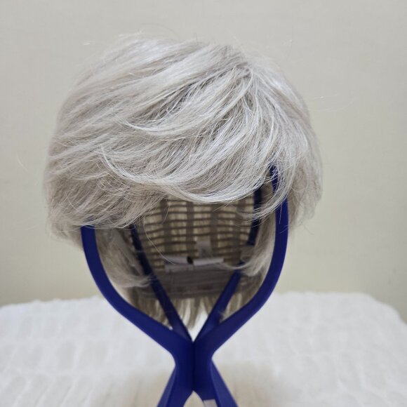 Wig Hair Do True To Life Silver Light Gray Wig Glamour Pix Pixie Cut Never Worn - Picture 2 of 9